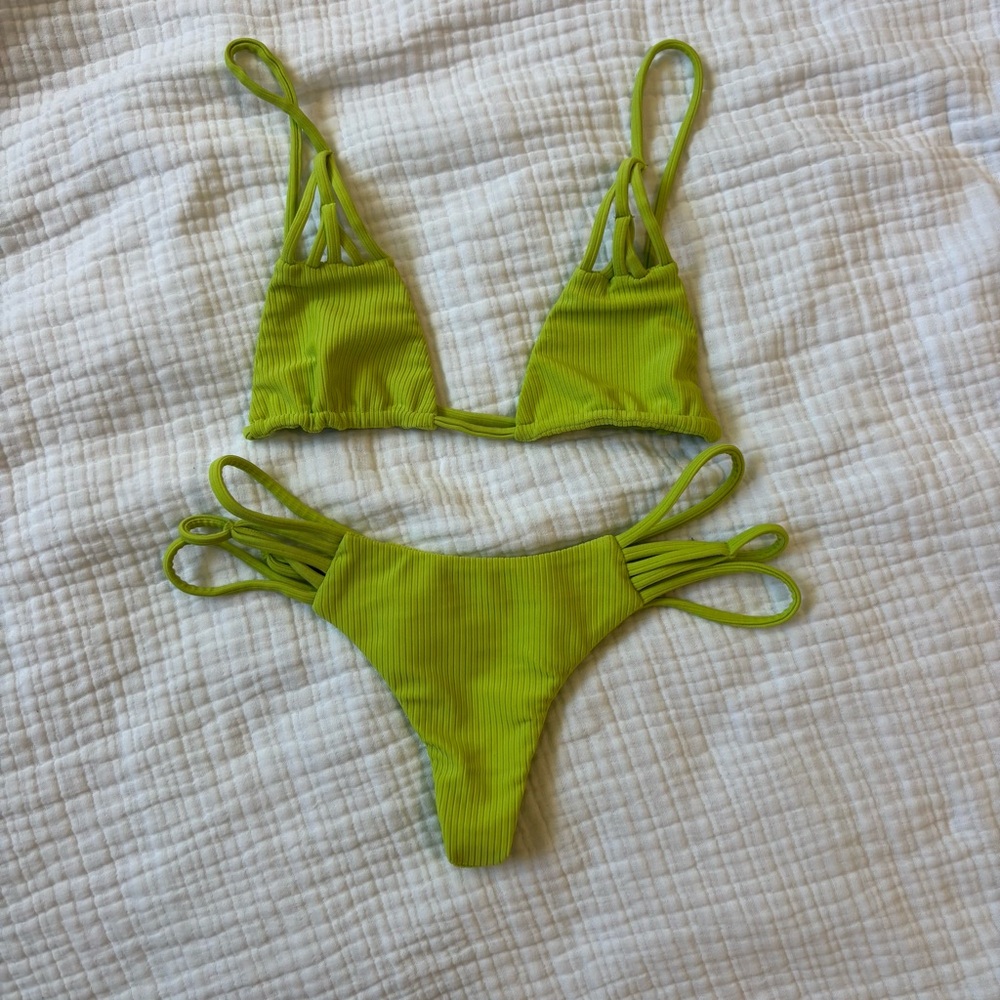 Benoa Swimwear Set